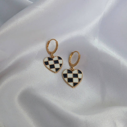 Black & White Retro Heart Drop Earrings - Black Heart Earrings In The UK,70's Style Earrings,Vintage Style,Black Checkered Jewellery,Gold