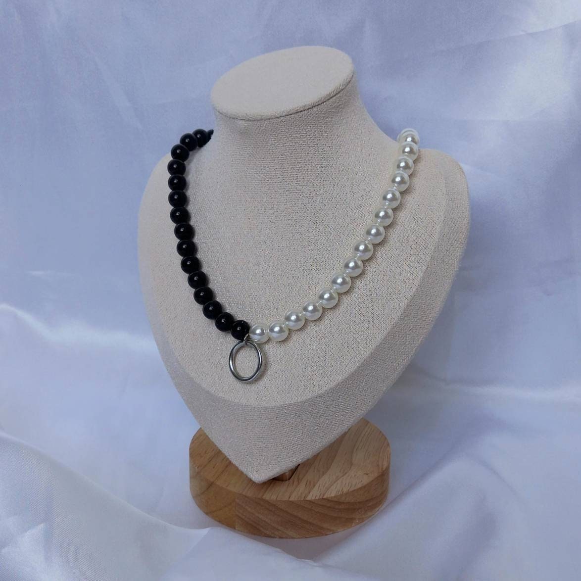Two Tone Pearl Necklace - Faux Pearl Necklaces In The UK,Chunky Necklace,Chunky Jewellery,Silver Jewellery In The UK,Silver Necklaces