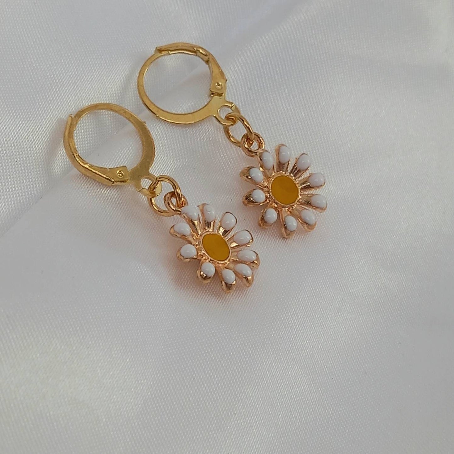 Gold Daisy Earrings - Small Gold Jewellery In The UK,Small Gold Earrings In The UK,Daisy Jewellery,Dasies,Flower Earrings,Flower Jewellery