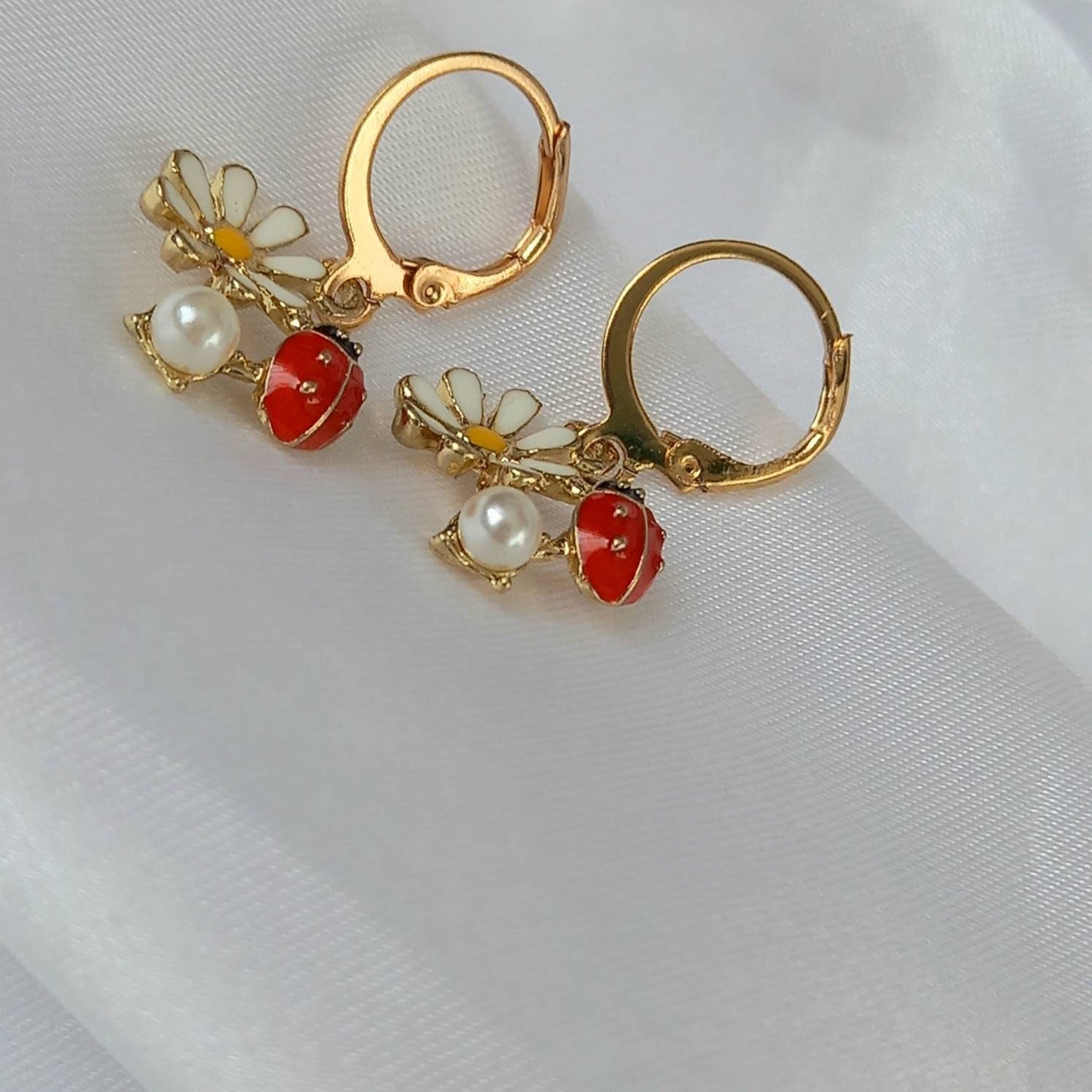 Gold Daisy Earrings - Small Gold Jewellery In The UK,Small Gold Earrings In The UK,Daisy Jewellery,Flower Earrings,Ladybug Earrings,Pearls