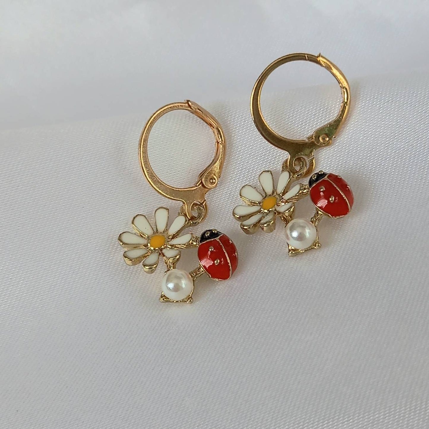 Gold Daisy Earrings - Small Gold Jewellery In The UK,Small Gold Earrings In The UK,Daisy Jewellery,Flower Earrings,Ladybug Earrings,Pearls
