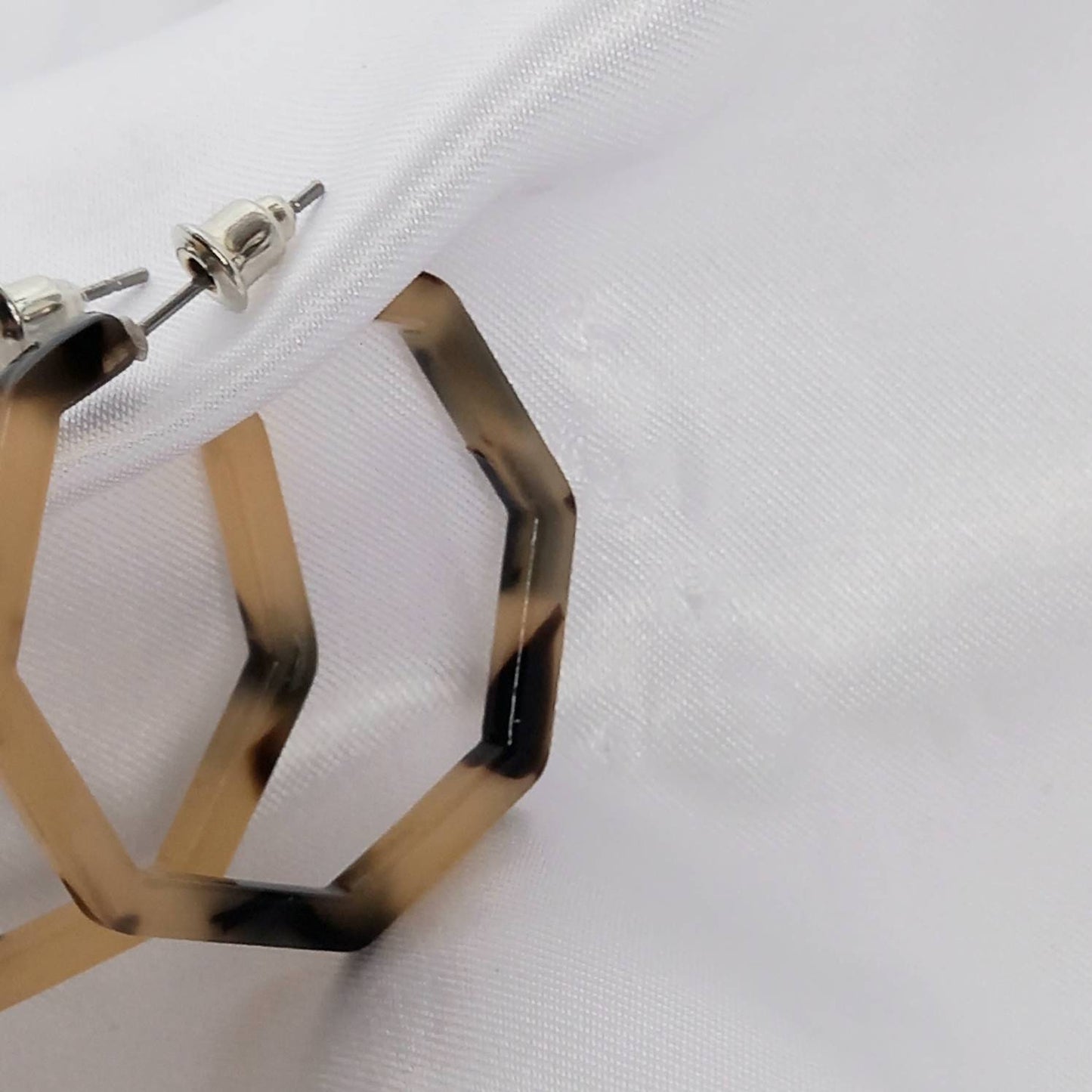 Resin Hexagon Hoop Earrings -Leopard Print Hoop,Everyday Hoop Earrings,Lightweight Earrings,Medium Hoop Earrings,Resin Hoops,Resin Jewellery