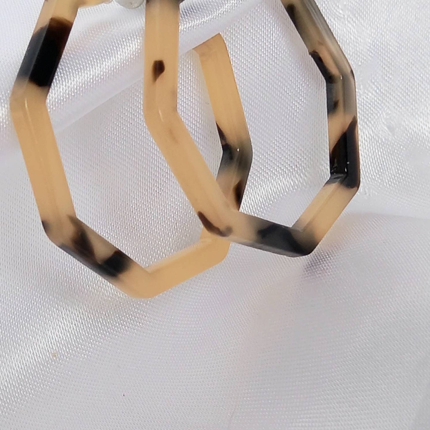 Resin Hexagon Hoop Earrings -Leopard Print Hoop,Everyday Hoop Earrings,Lightweight Earrings,Medium Hoop Earrings,Resin Hoops,Resin Jewellery