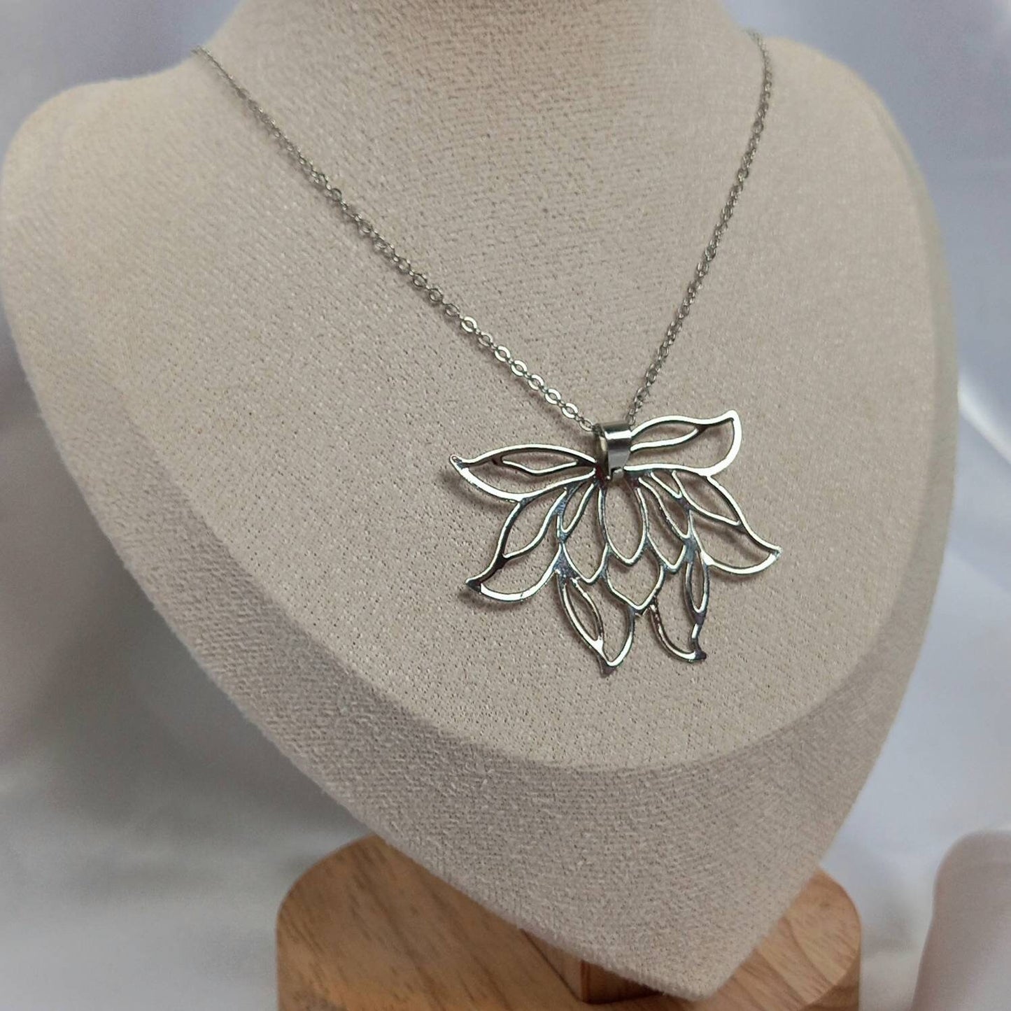 Silver Chain Flower Necklace - Silver Jewellery In The UK,Flower Necklaces In The UK,Chain Necklace,Lotus Flower Necklace,Lotus Jewellery