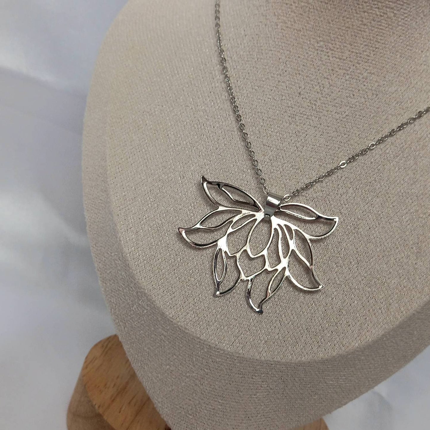 Silver Chain Flower Necklace - Silver Jewellery In The UK,Flower Necklaces In The UK,Chain Necklace,Lotus Flower Necklace,Lotus Jewellery