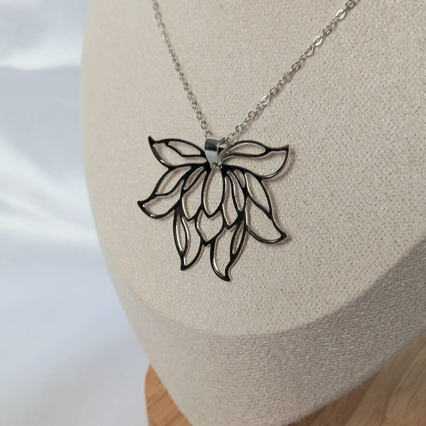 Silver Chain Flower Necklace - Silver Jewellery In The UK,Flower Necklaces In The UK,Chain Necklace,Lotus Flower Necklace,Lotus Jewellery