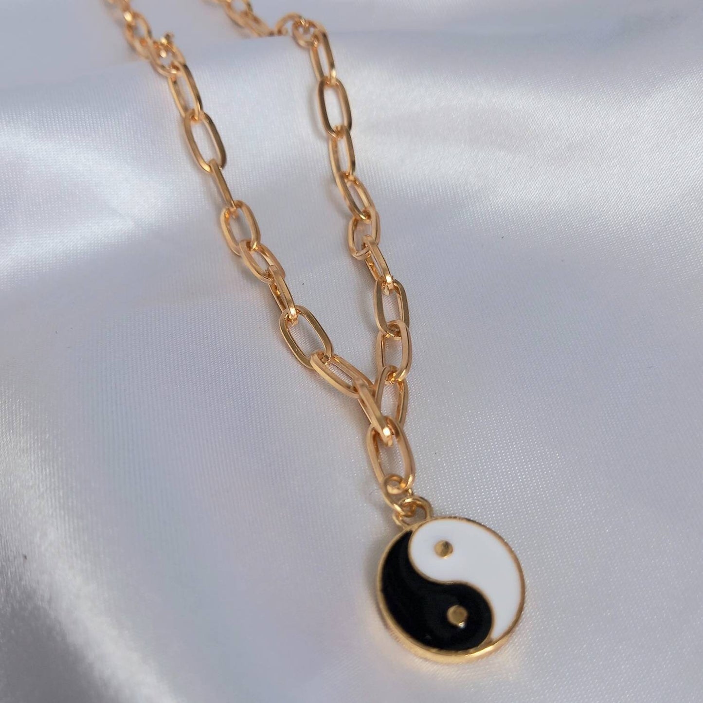 Gold Chain Yin & Yang Necklace-Yin And Yang Necklaces,Retro Necklaces,Gold Necklaces In The UK,Gold Jewellery In The UK,Minimalist Necklaces