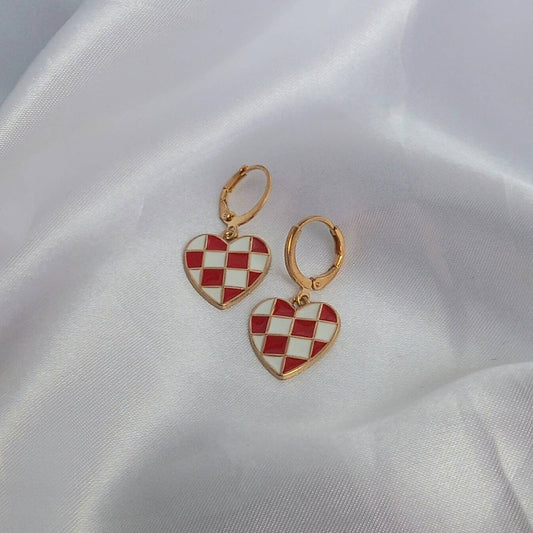 Red & White Retro Heart Drop Earrings - Red Heart Earrings In The UK,70's Style Earrings,Vintage Style,Red Checkered Jewellery,Gold