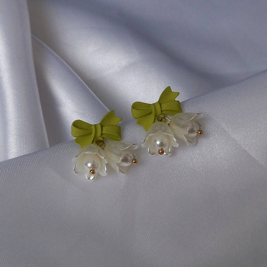 Flower Stud Earrings - Flower Earrings,Flower Jewlellery,Green Earrings,Bow Earrings,White Stud Earrings In The UK,Jewellery In The UK