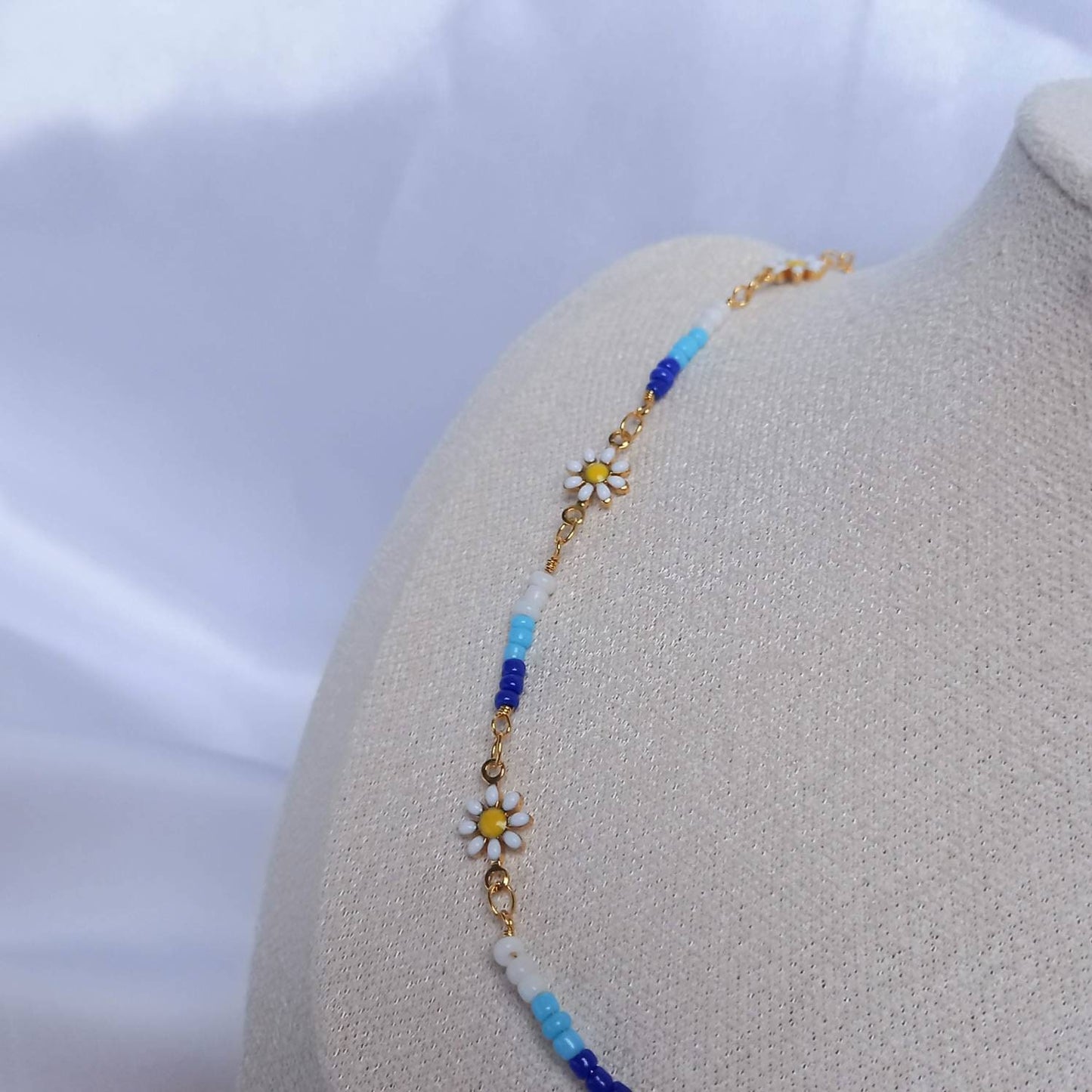 Gold Chain Daisy Necklace -Flower Necklaces In The UK,Blue Beaded Necklace,Daisy Jewelley In The UK,Delicate Necklace,Small Beaded Jewellery
