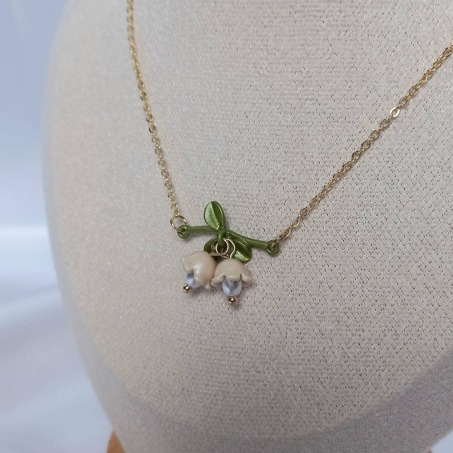 Gold Flower Charm Necklace - Beaded Flower Necklaces,Gold Necklaces In The UK,Gold Jewellery In The UK,Flower Necklaces,Floral Jewellery