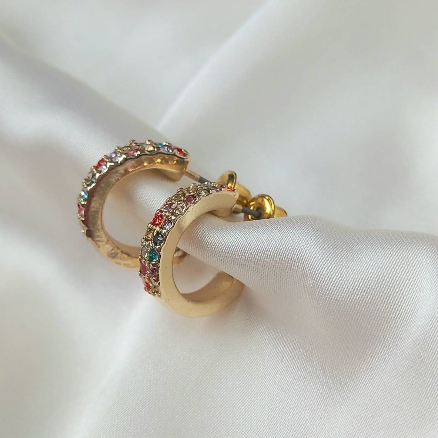 Gold Hoop Earrings - Textured Earrings,Gold Earrings In The UK,Gold Jewellery In The UK,Gold Hoops,Gold Minimalist Earrings,Simple Earrings