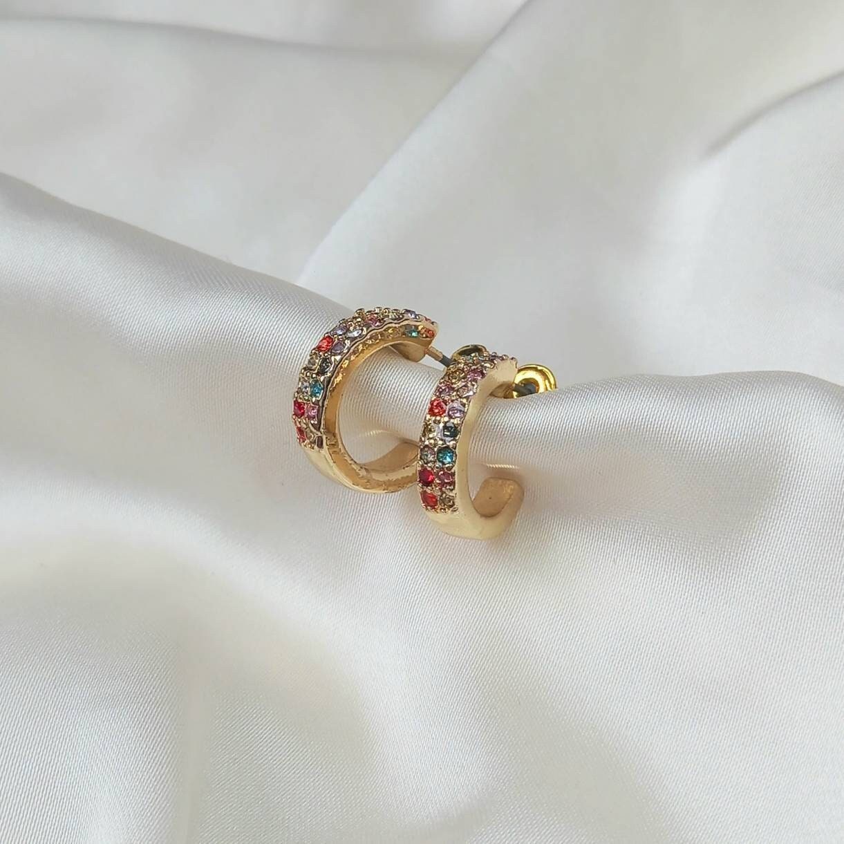 Gold Hoop Earrings - Textured Earrings,Gold Earrings In The UK,Gold Jewellery In The UK,Gold Hoops,Gold Minimalist Earrings,Simple Earrings
