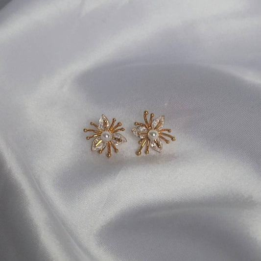 Gold Flower Stud Earrings - Flower Earrings,Flower Jewlellery,Small Gold Earrings,Pearl Earrings,Gold Stud Earrings In The UK,Gold Jewellery